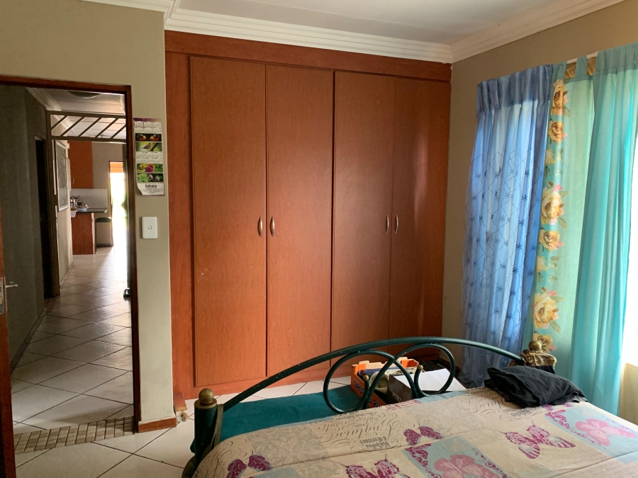 To Let 3 Bedroom Property for Rent in Melodie North West